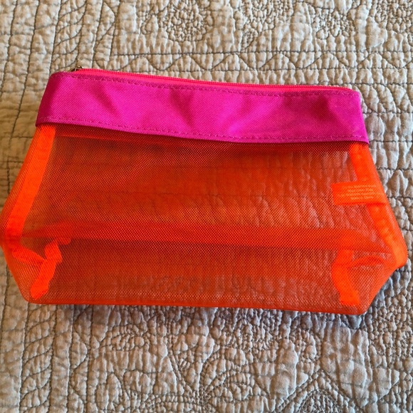 Clinique Pink and Orange mesh zip make up bag 🍓 - Picture 5 of 8